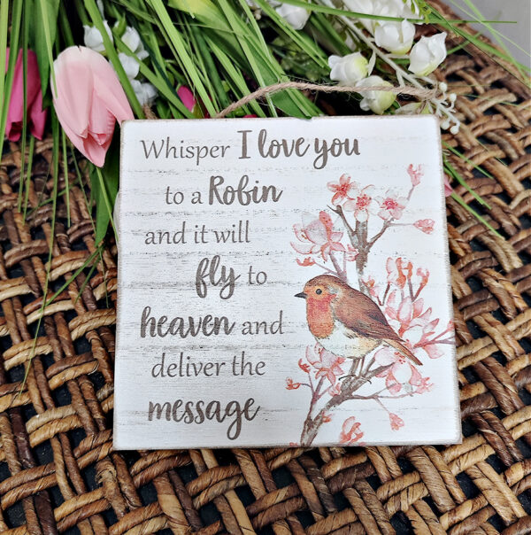 Richard Lang Robin Remember PLQ is a sentimental wall plaque that is the perfect gift for someone you love.