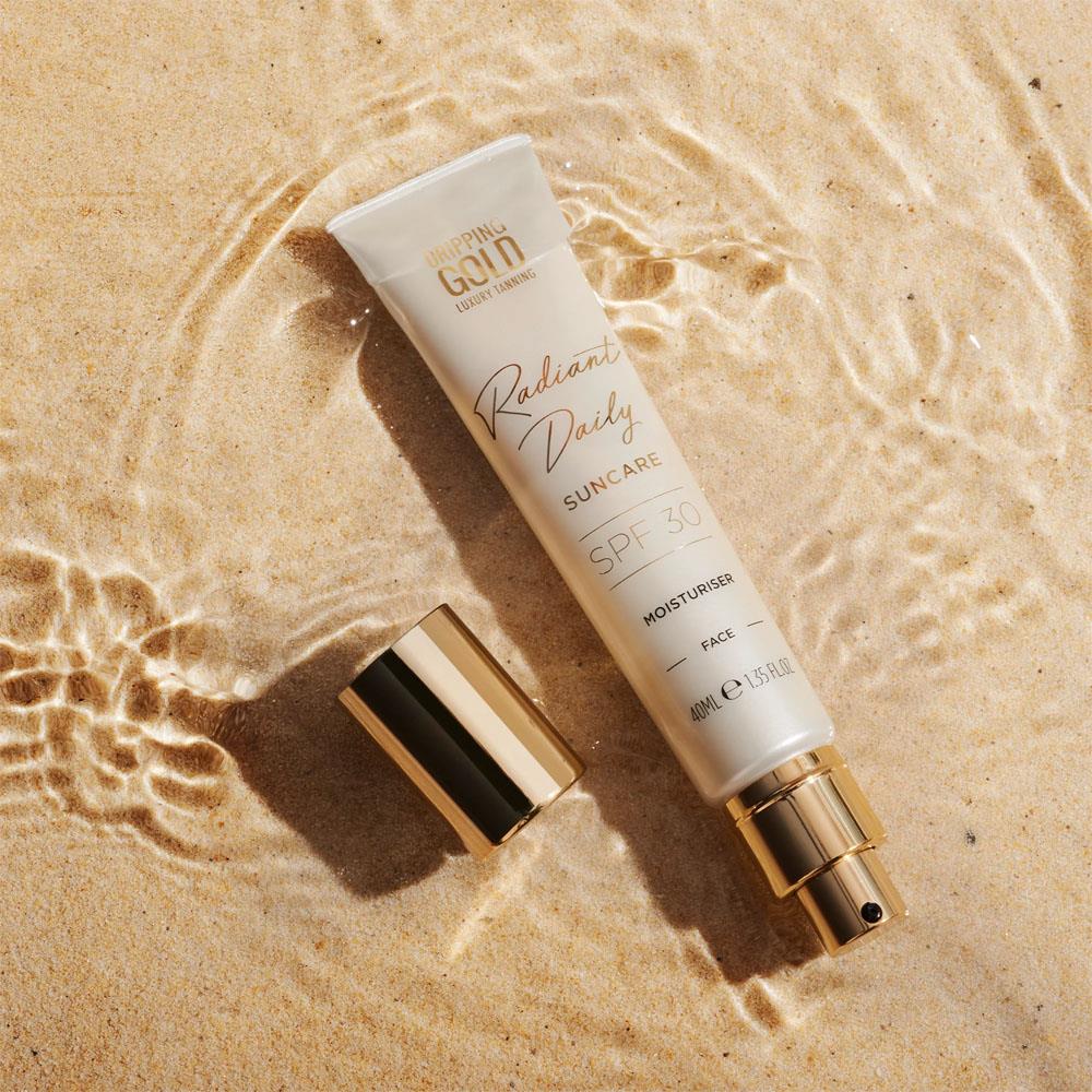 SOSU Cosmetics DRIPPING GOLD ON THE GLOW SPF MOISTURISER 40ML